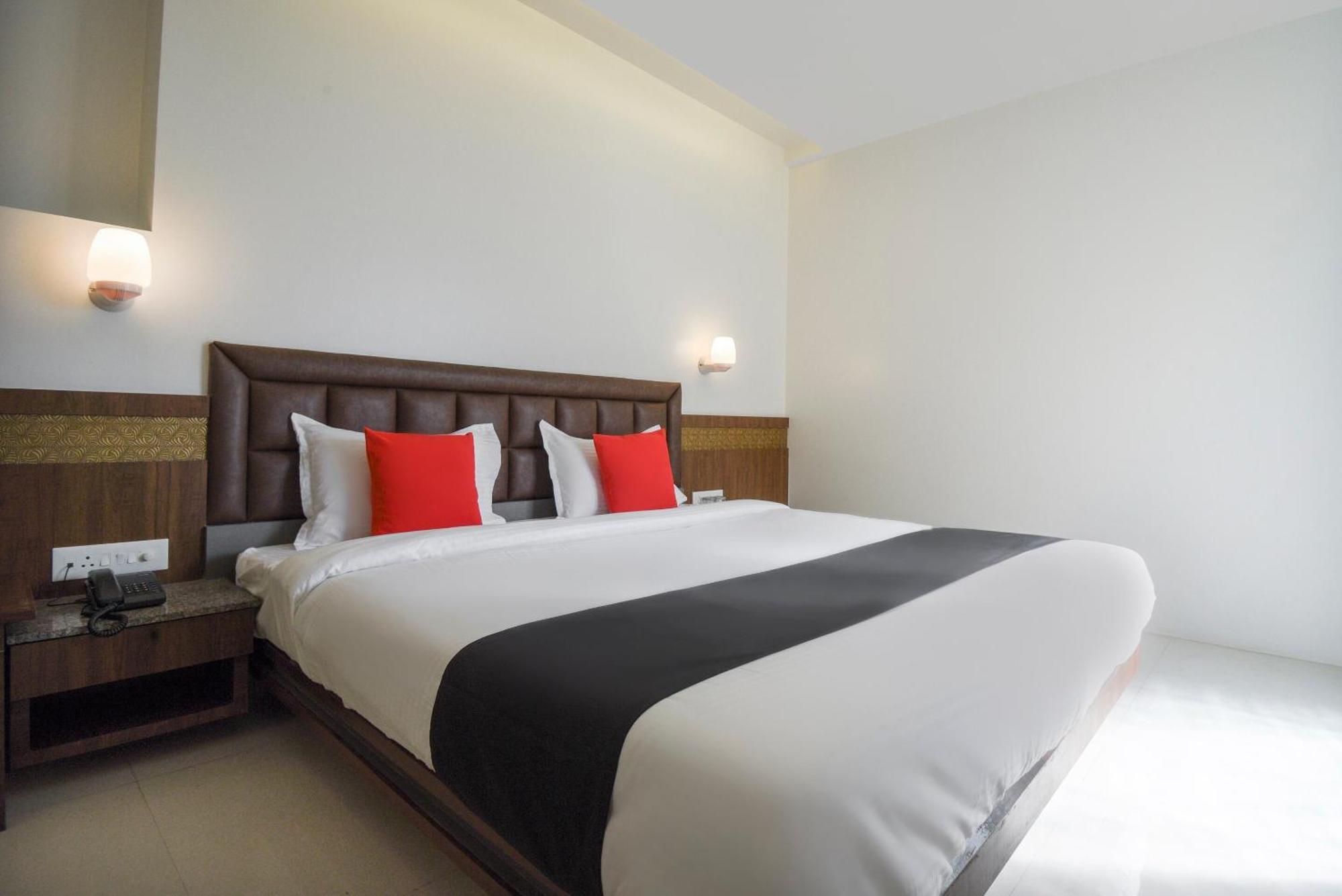 Oyo Flagship Hotel Shreeyash Executive Mangvadi Eksteriør bilde