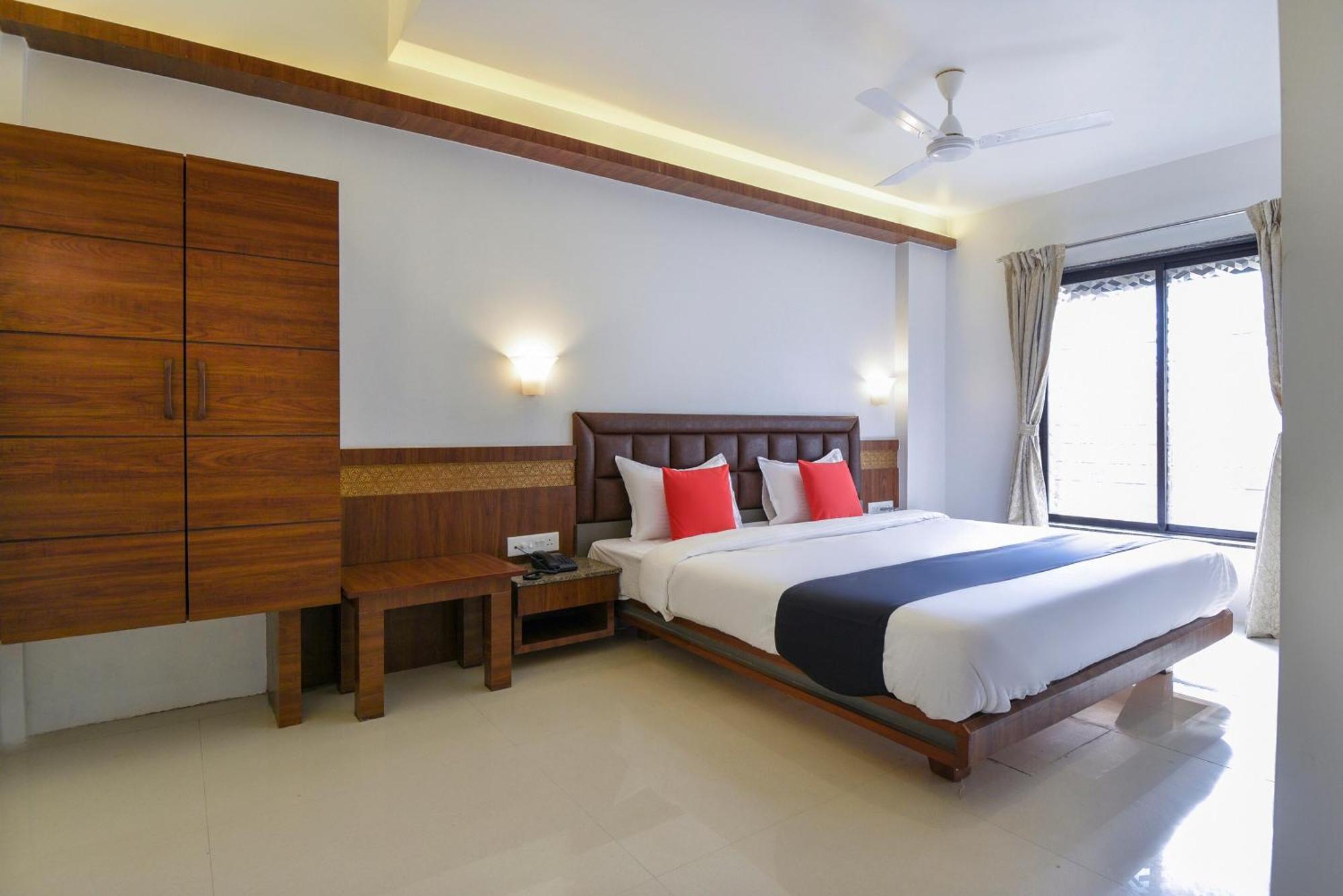 Oyo Flagship Hotel Shreeyash Executive Mangvadi Eksteriør bilde