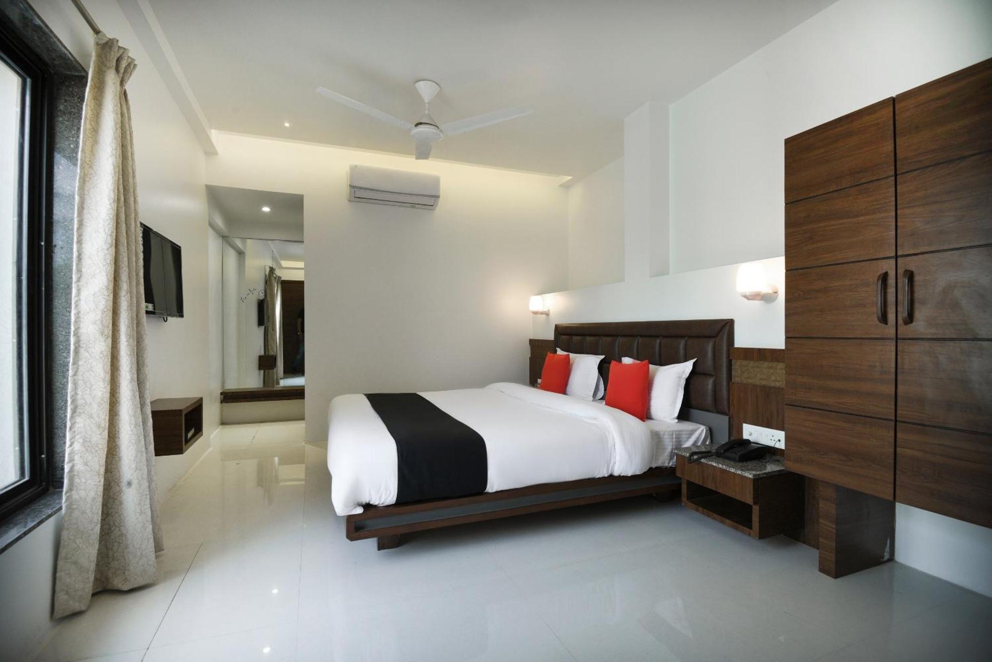 Oyo Flagship Hotel Shreeyash Executive Mangvadi Eksteriør bilde